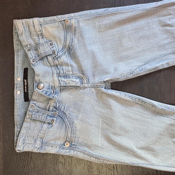 Colombian Jeans - Picture 2 of 6